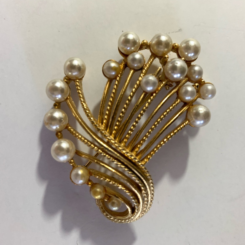 Vintage Costume Gold Pearl Floral Cluster Brooch